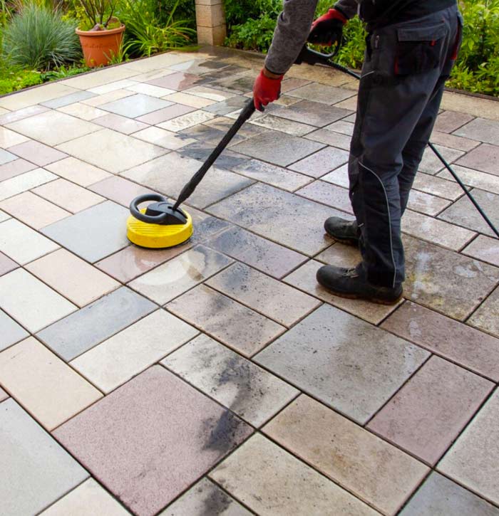 NETTOYAGE DES EXTÉRIEURS - PROBOGEY Rénovation 972 en Martinique : Nous nettoyons vos pavés dallages, murets et terrasse, grâce à une méthode douce et respectueuse du support. 