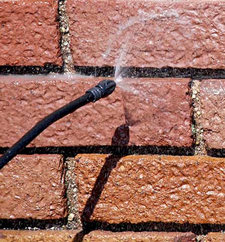 Ravalement façade - PROBOGEY Rénovation 972 artisan peintre en Martinique : nettoyage et application d’un anti-mousse curatif et préventif. imperméabilisant hydrofuge ravalement peinture façade